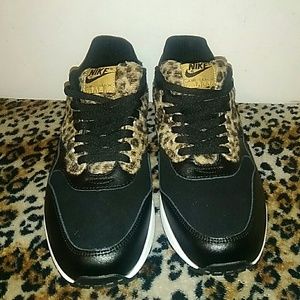Leopard print Nike air Max shoe's